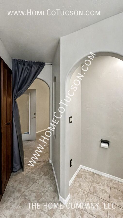 Building Photo - 8245 Crooked Tree Trail