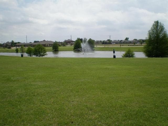 Building Photo - 2213 Willow Dr