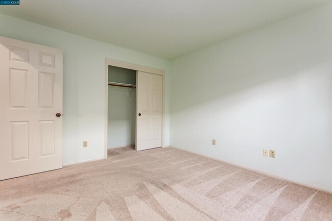 Building Photo - 591 Augusta Dr