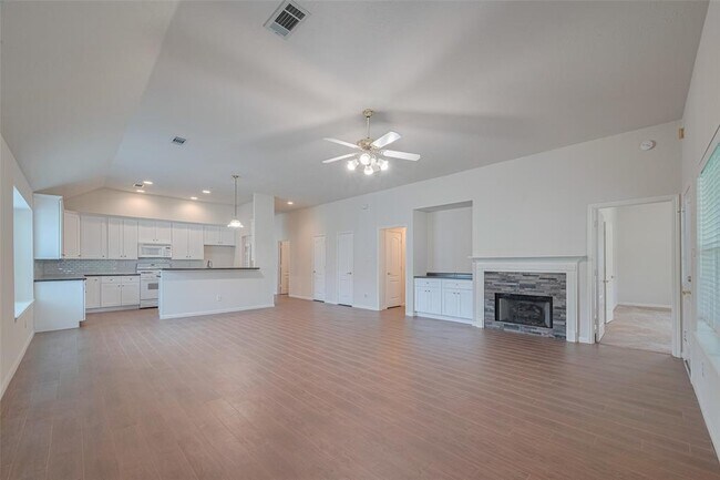 Building Photo - 11106 Fairway Dr