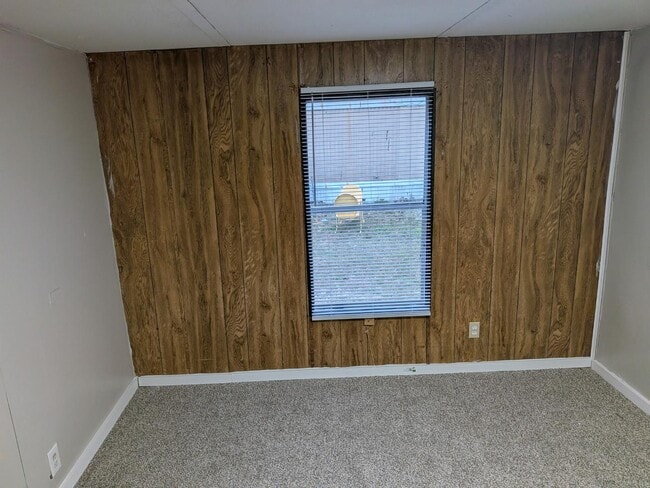 Building Photo - 2400 Oaklawn Blvd