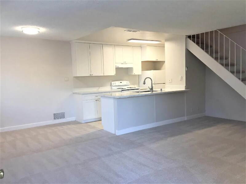 Building Photo - 272 Tradewinds Ct