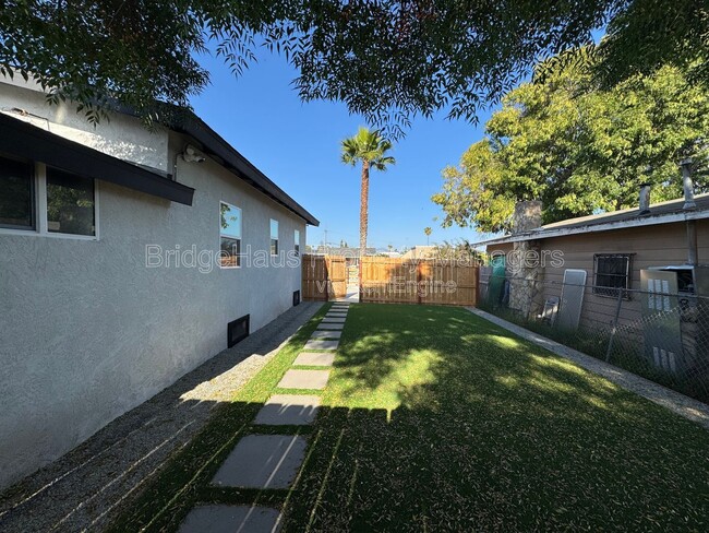 Building Photo - 220 Southlook Ave