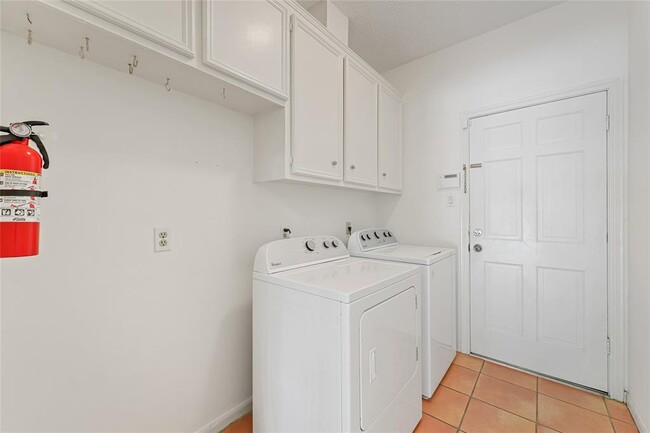 Building Photo - 13127 Waldemere Dr