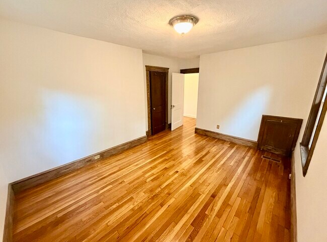 Building Photo - 216 Tremont St