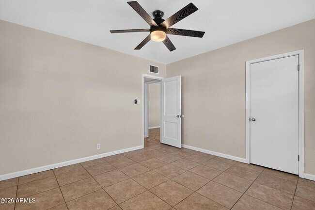 Building Photo - 1007 E Citrus Wy