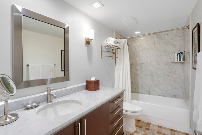 Building Photo - 3300 S Ocean Blvd
