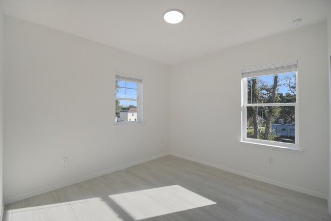 Building Photo - 435 Cierra Oaks Cir