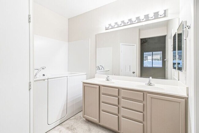 Building Photo - Spacious 2-Bedroom Henderson Home with Fireplace & Private Yard