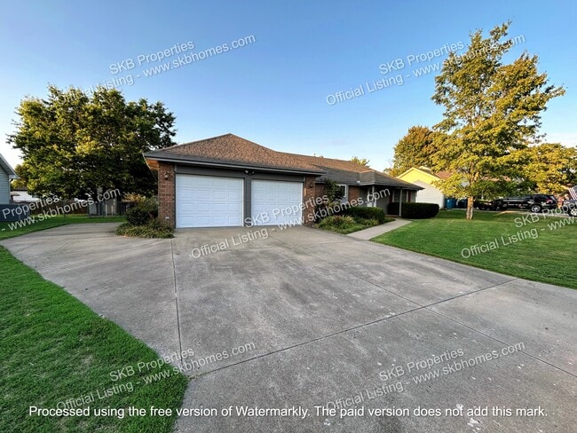 Building Photo - 3417 Ridge Dr
