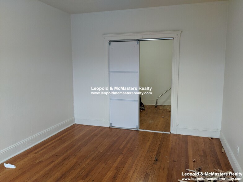 Building Photo - 133 Sutherland Rd