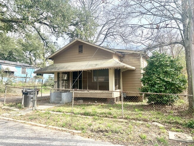 Building Photo - 1203 S 18th St