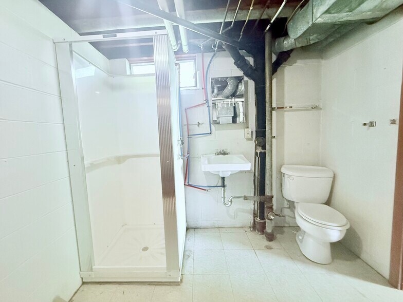 Basement Bathroom - 2506 Iowa St