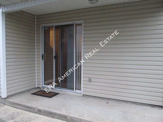 Building Photo - 136 Beach Dr