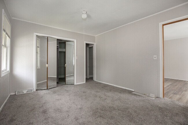 Building Photo - 3295 W 46th St