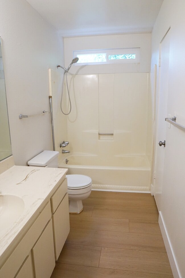 Building Photo - 51815 Avenida Martinez