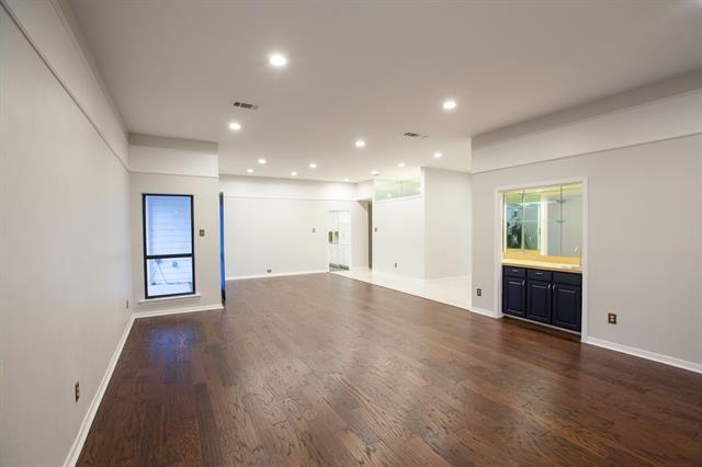 Building Photo - 16114 Shadybank Dr