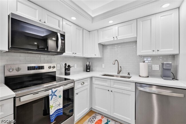 Building Photo - 100 Estero Blvd