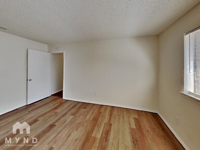 Building Photo - 11903 Garden Terrace Dr