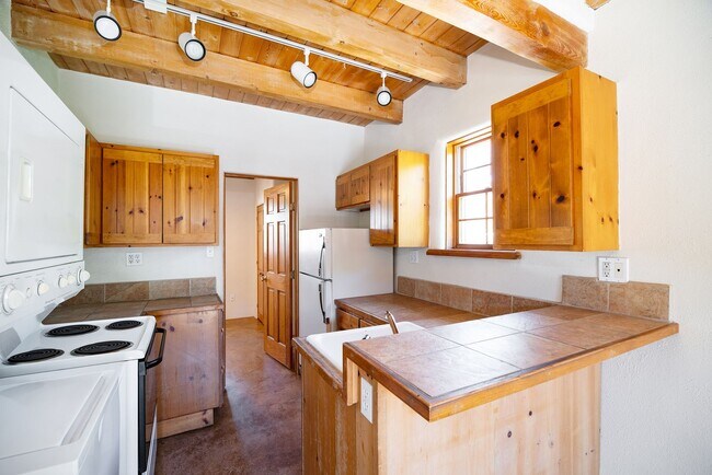 Building Photo - Casados St. - 247