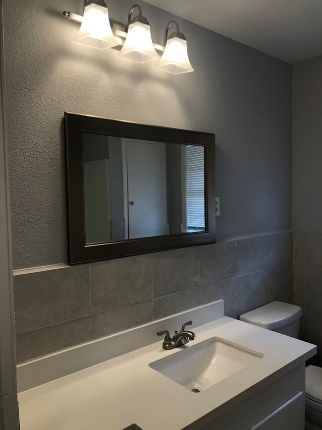 Building Photo - Gorgeous Just Remodeled 4 bed 2 bath Home ...