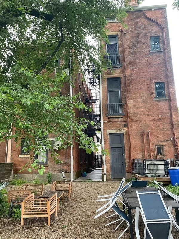 Building Photo - 207 W McMicken Ave