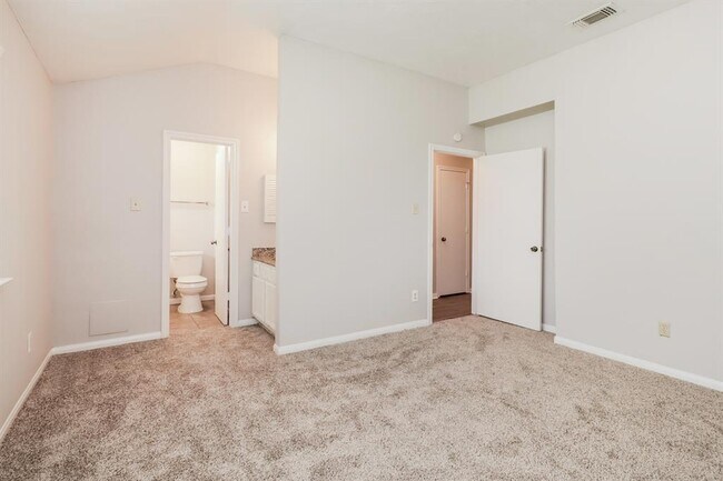 Building Photo - 14118 Sandy Point Ln