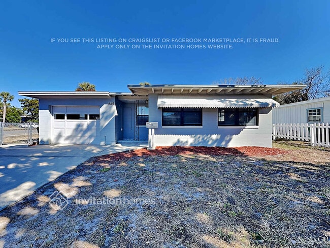 Building Photo - 429 7th St N