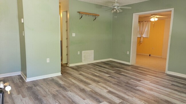 Building Photo - 2460 W Angler Ln