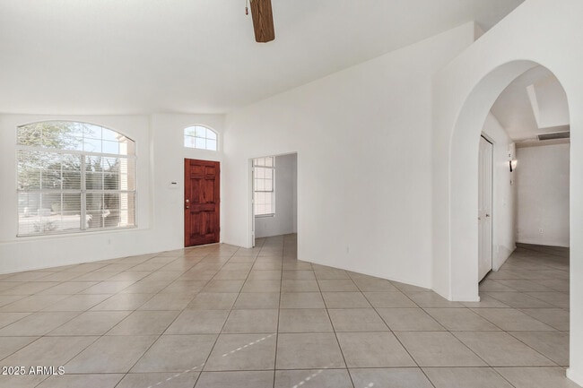 Building Photo - 1580 W Springfield Way