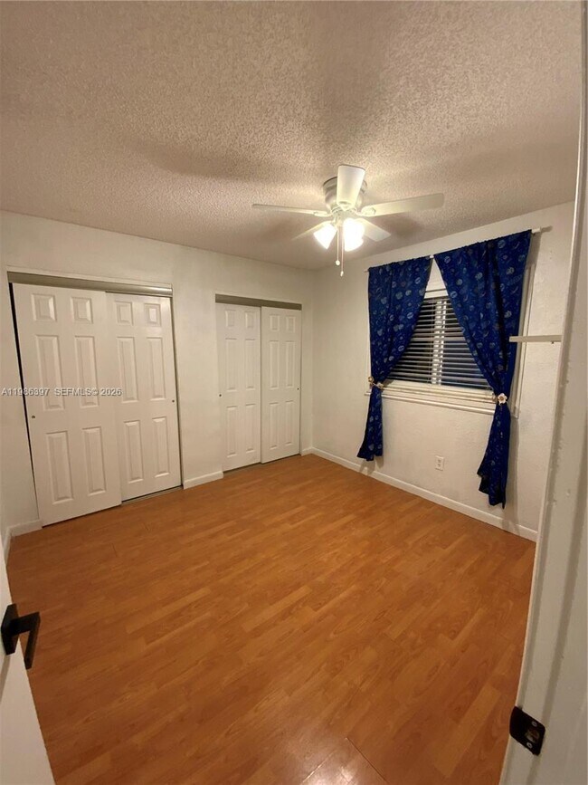 Building Photo - 11128 Median St