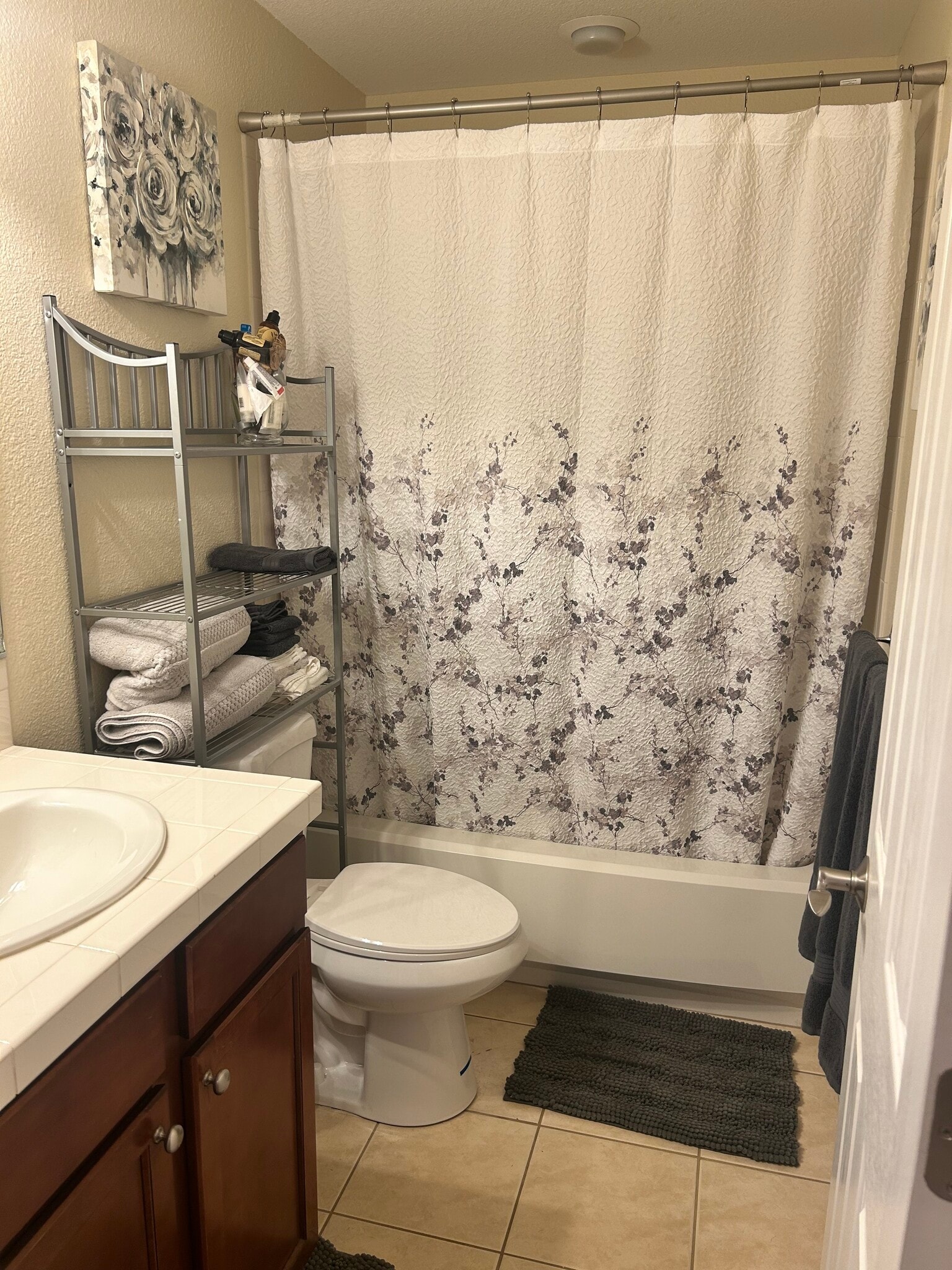 Second Bath - 1699 N Downing St