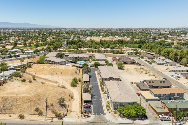 Building Photo - Rodeo Drive Meadows