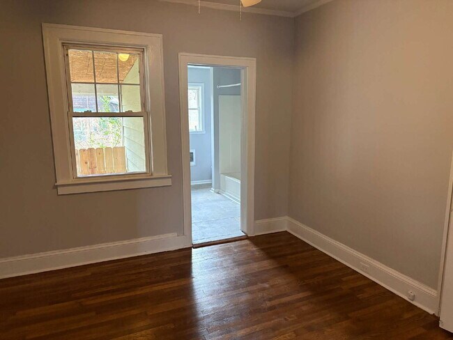 Building Photo - Rare Downtown Asheville Rental: 3BR/2BA House with Huge Yard & City Convenience- Dogs allowed!