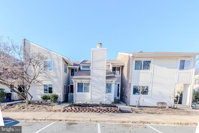 Building Photo - 13373 Hungerford Pl