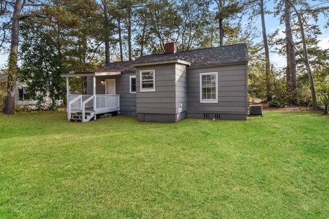 Building Photo - 2117 Roosevelt Dr