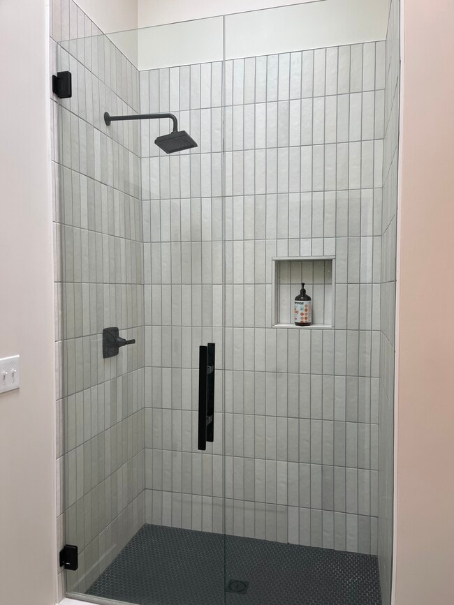 Building Photo - 2381 S Cherokee St