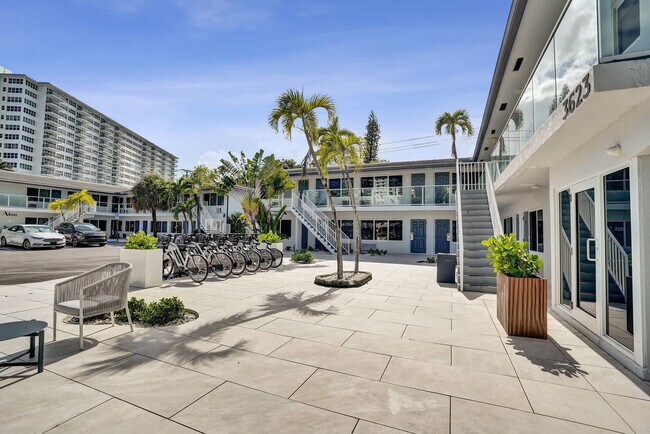 Building Photo - 3621 N Ocean Blvd