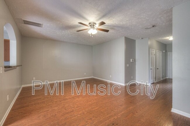 Building Photo - 1068 Ashmore Dr