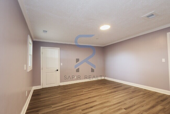 Building Photo - Charming 4-Bed, 2-Bath Gem in Atlanta's He...