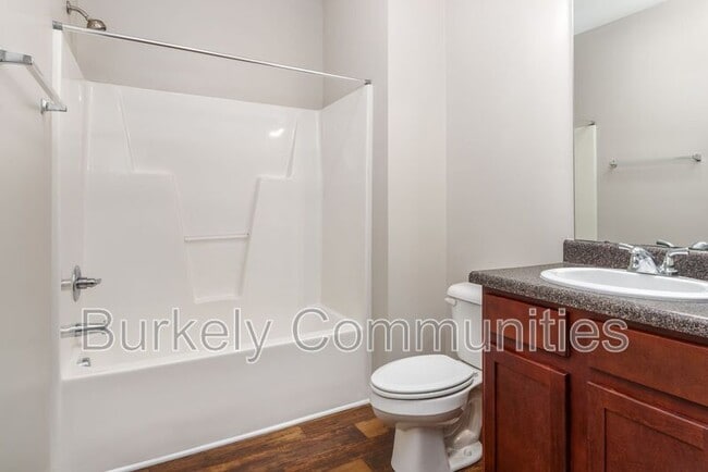 Building Photo - 104 Thornton Ct