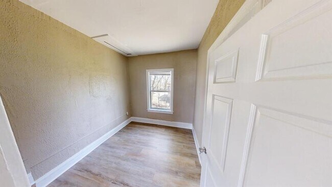 Building Photo - 716 Pearl St