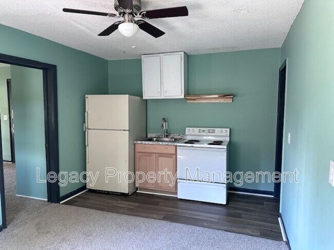 Primary Photo - 215 N Logan St