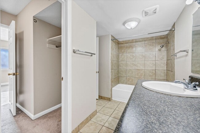 Building Photo - bg0807