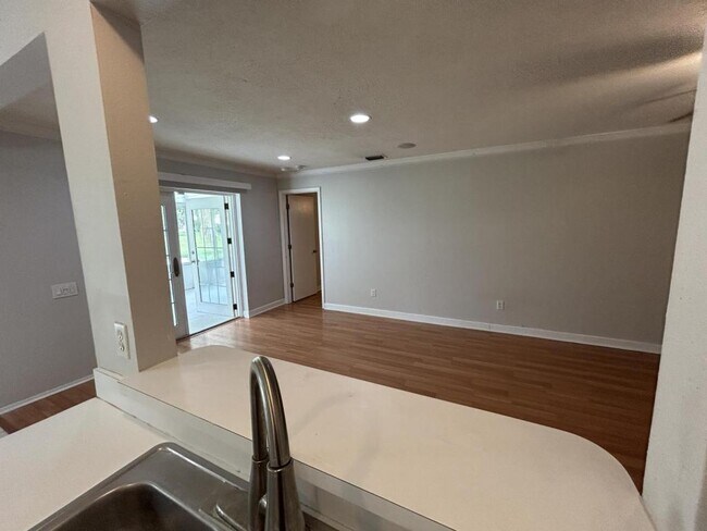 Building Photo - 12436 Dawn Vista Dr