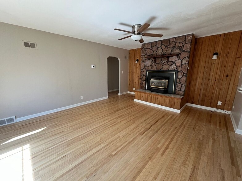 Primary Photo - 3709 3rd Ave N