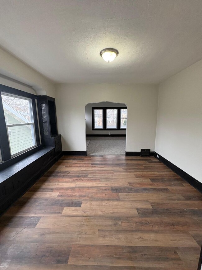 Building Photo - 15710 Corsica Ave