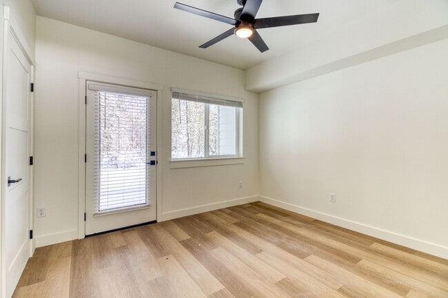 Interior Photo - The Sam