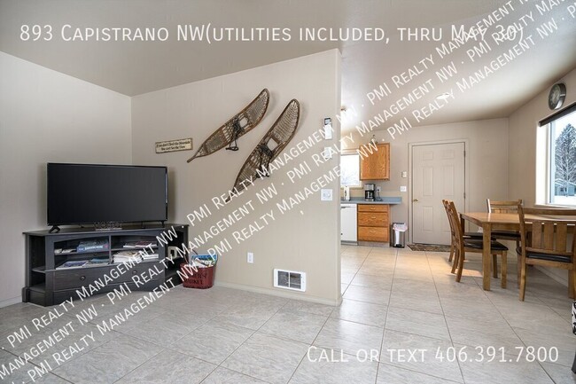 Building Photo - Fully furnished w/ internet and utilities ...