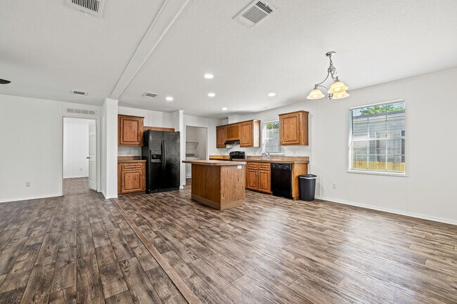 Building Photo - 10503 Marina Way